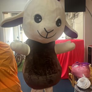 mascot cừu nâu