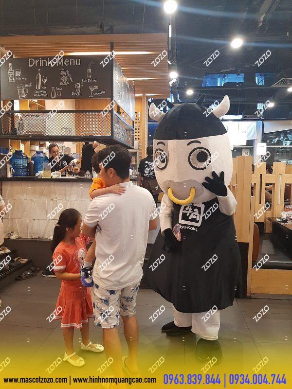 mascot bò Gyu Kaku