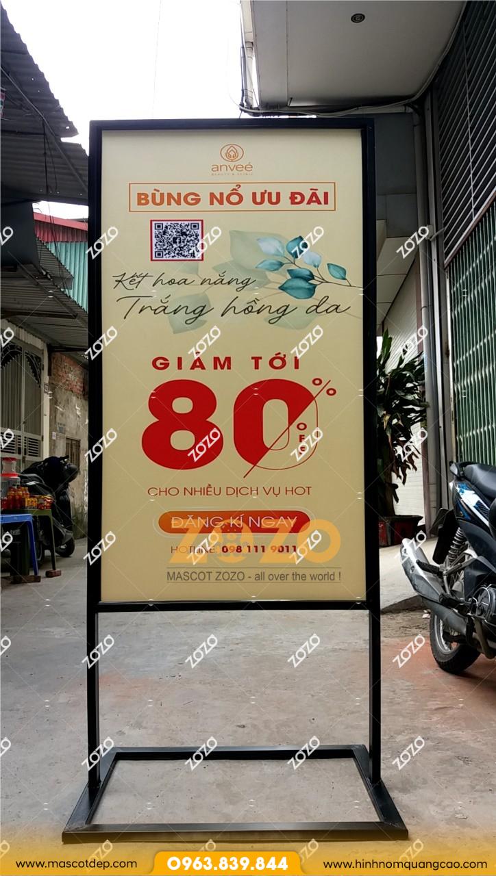 chan20standee20sat.jpg chan20standee20sat